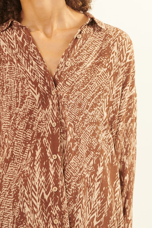 Toni Abstract Button Down Top In Toffee