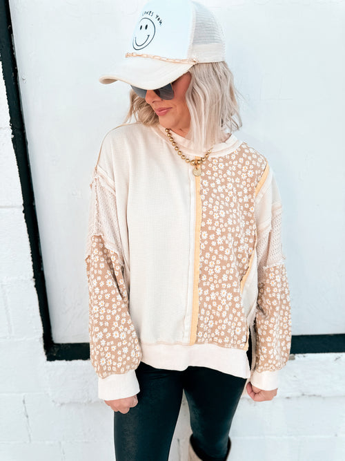 Kenzi Pullover in Tan Daisy